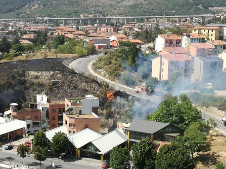 incendio viale croce rossa