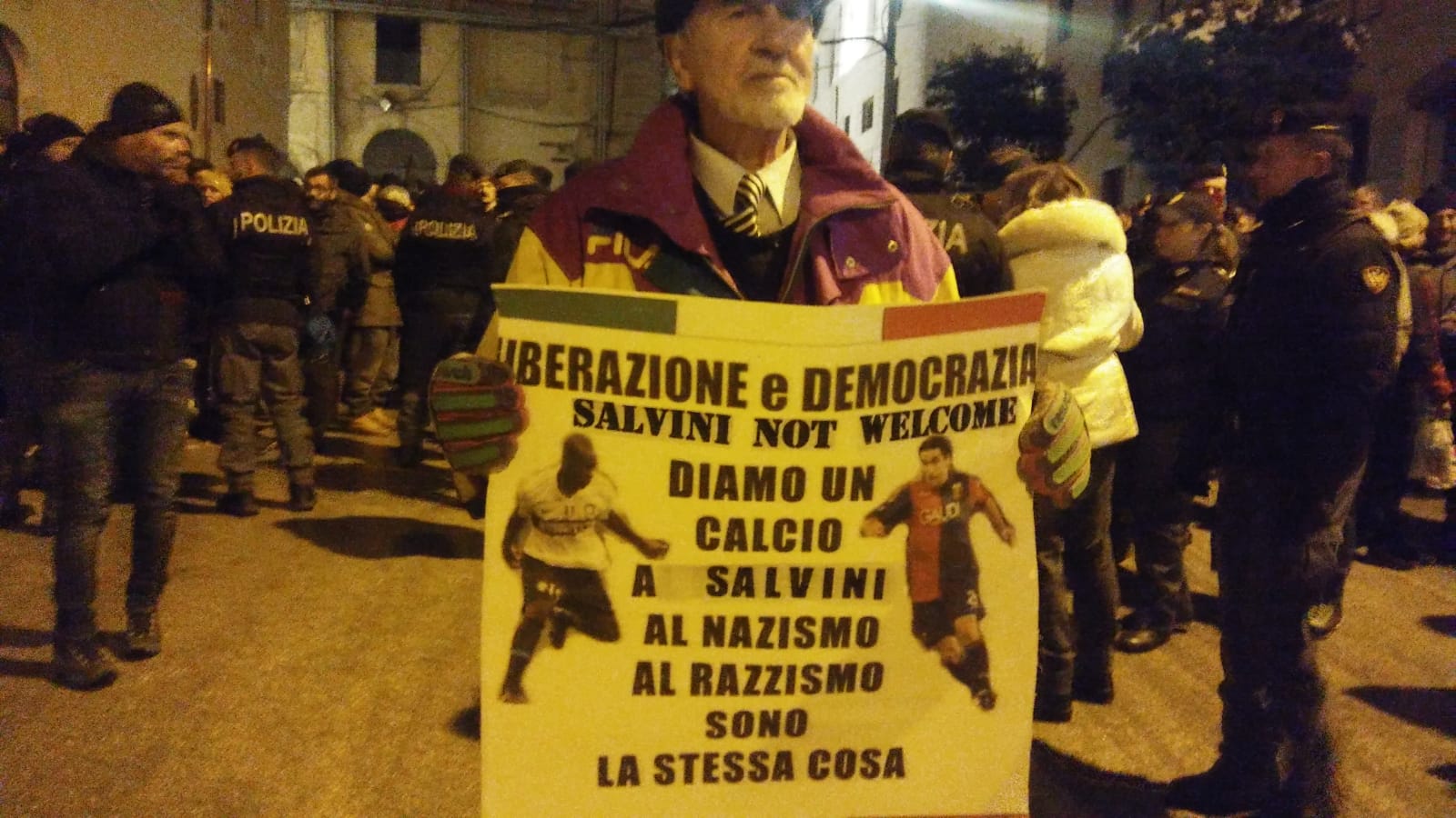 matteo salvini a calci